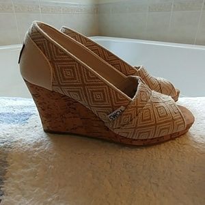 GENTLY USED TOMS WEDGE HEELS, TAN AND CREAM, 5